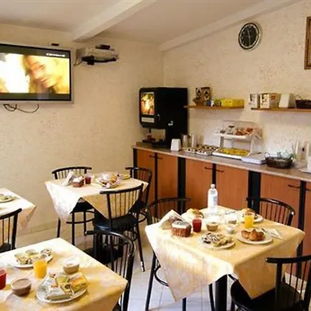 Ξενοδοχείο Bogart 2*