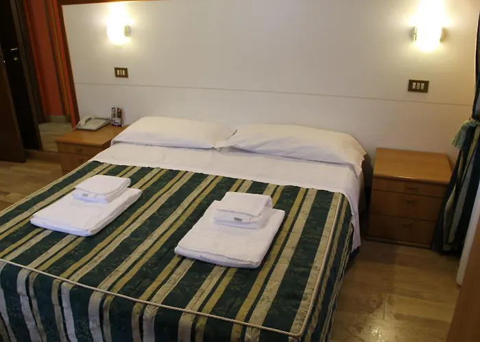 Bogart Hotell 2*