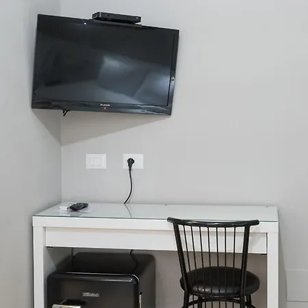 Bogart 2* ميلان